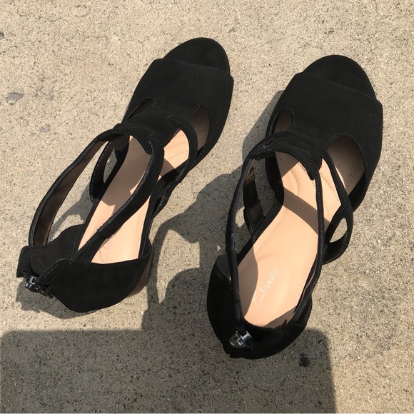 Clarks Deloria Fae Black Suede Heels - Picture 6 of 11